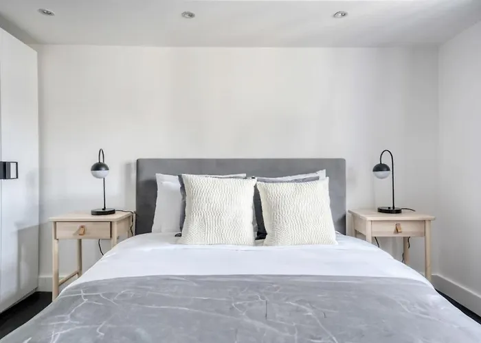 Amazing 2 Bedrooms Near Soho & Covent Garden